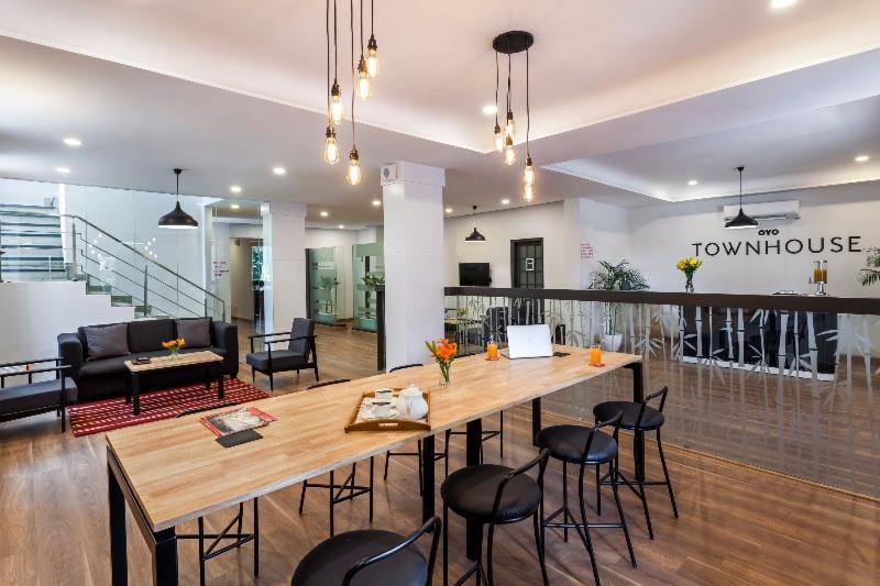 Oyo Townhouse 008 Greater Kailash Hotel 2*